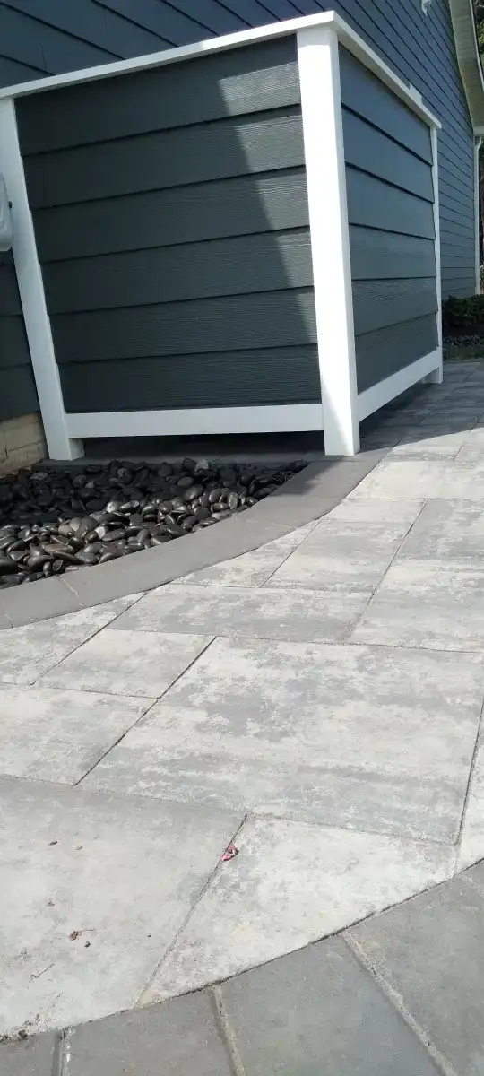 Paver patio hardscape installation showing quality craftsmanship in Delaware