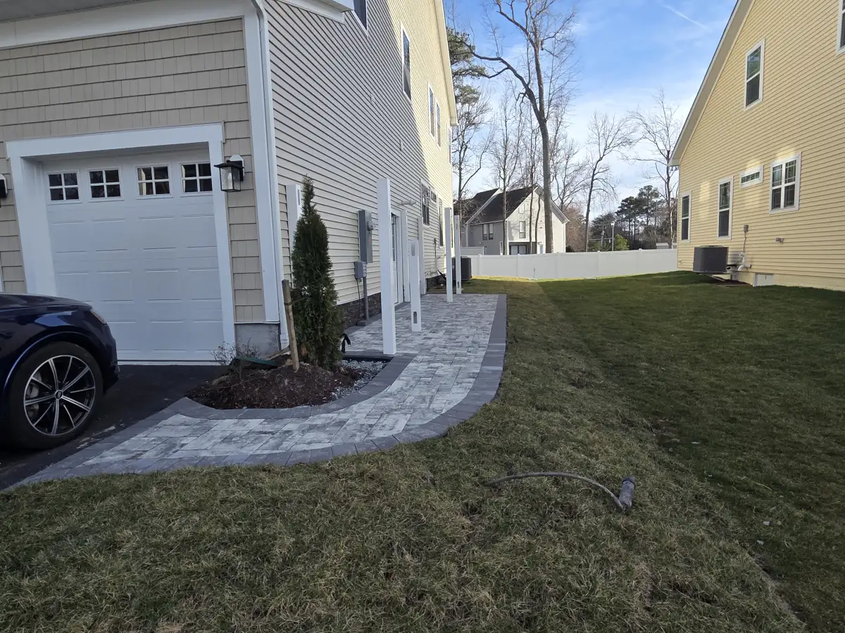 Paver patio with steps and elevation change in Delaware